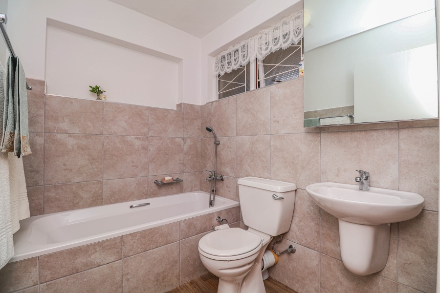 3 Bedroom Property for Sale in Upper Main Street Western Cape